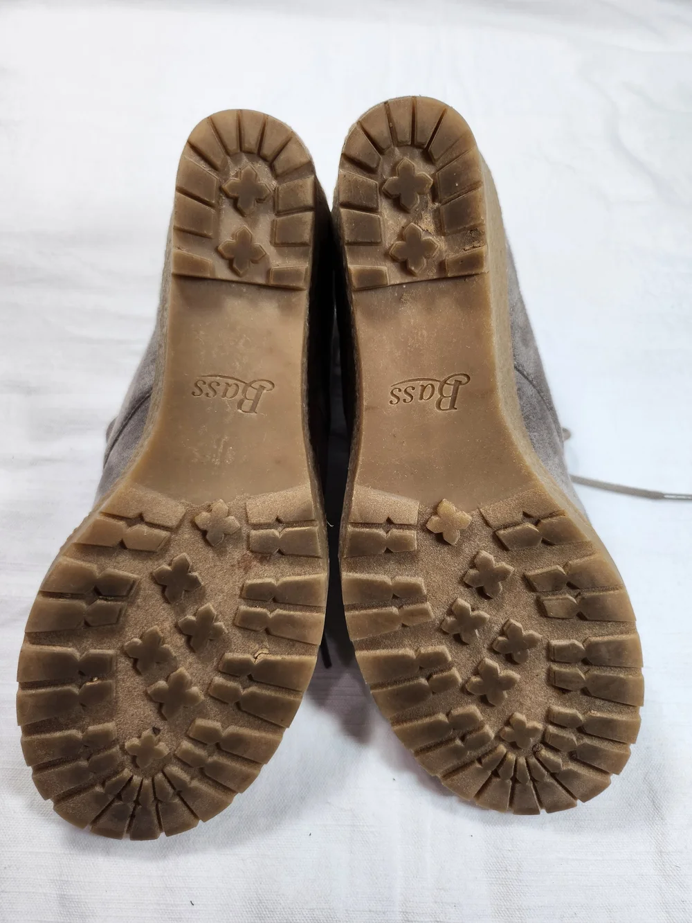 G.H. Bass & Co. Taupe Synthetic Suede Wedge Ankle Boots Booties Size 8.5